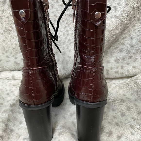 Winnie Harlow X SM - Picture 4 of 7